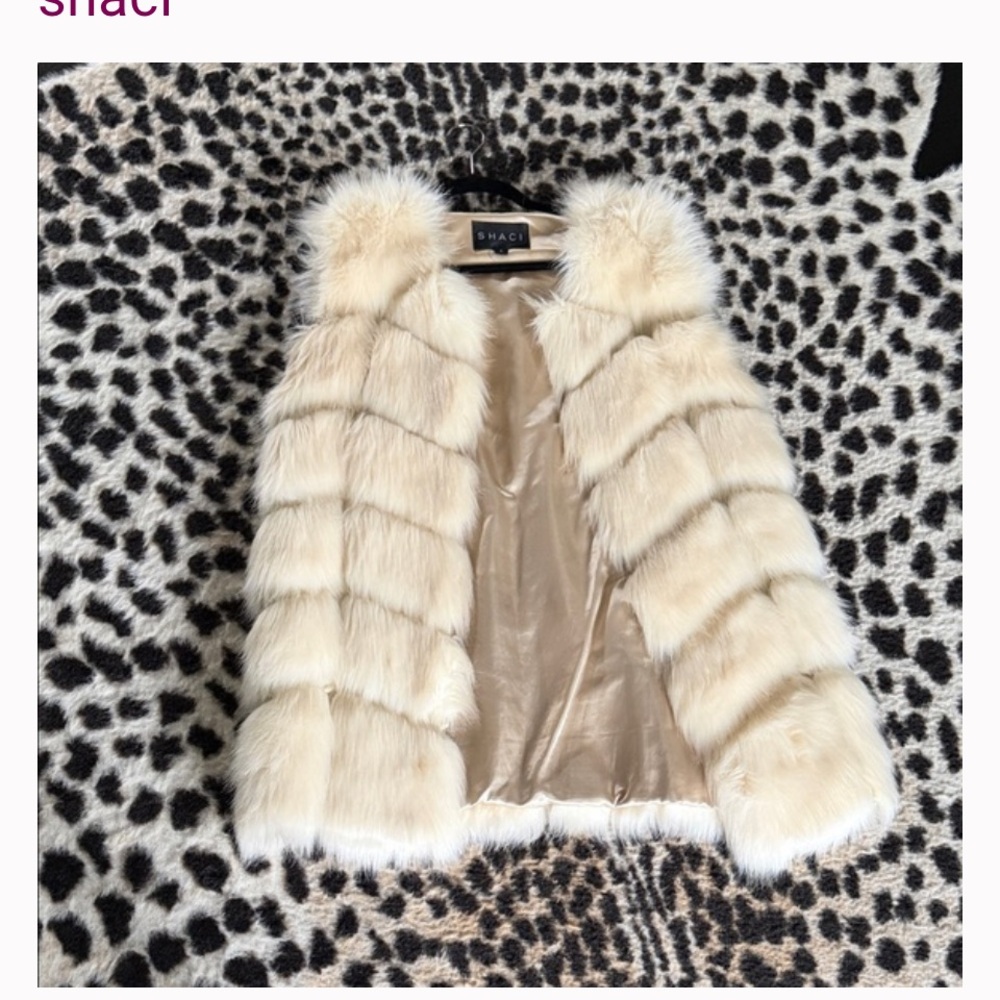 SHACI FAUX FUR VEST